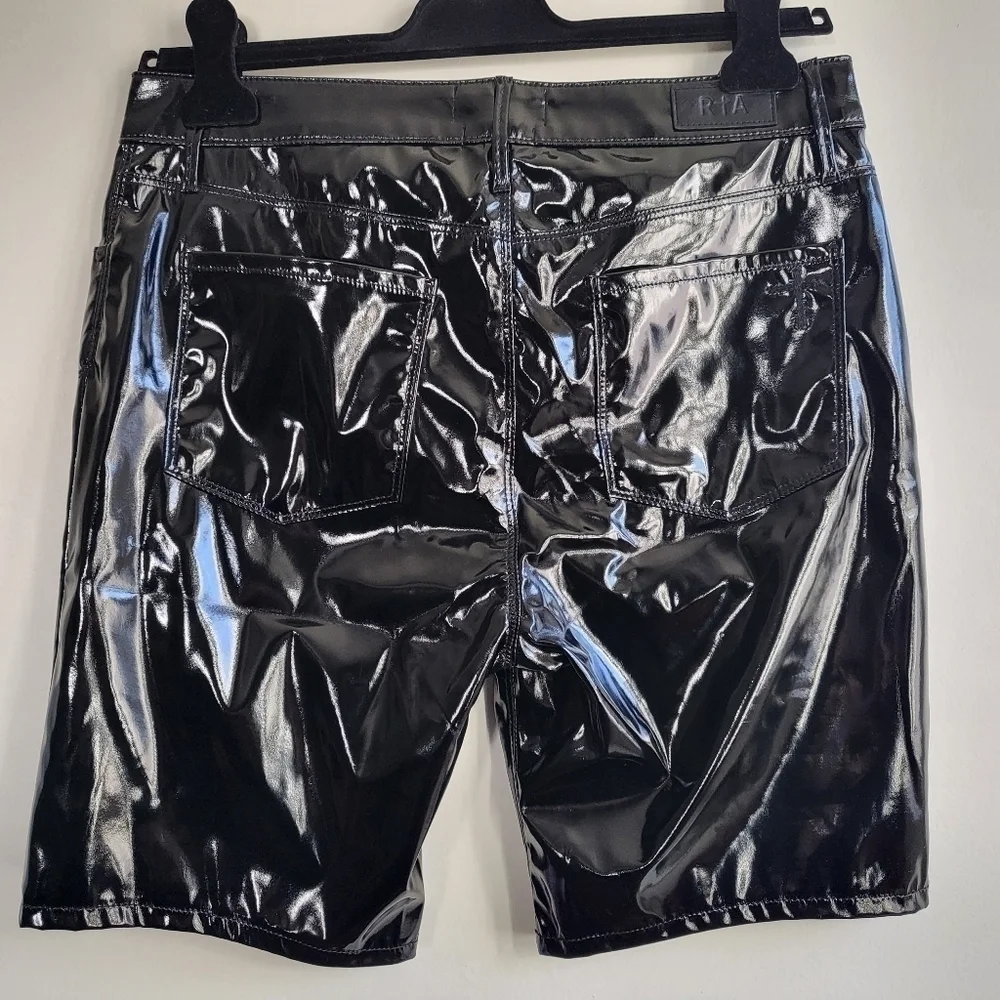 RtA ​Toure Coated Vinyl Finish Bombette Black Shorts NWT Size 30
